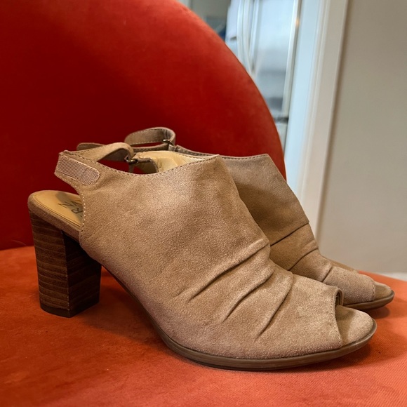 Naturalized Suede Open Toe Mules, Thick Heel - Picture 2 of 11